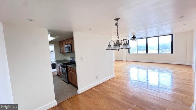 Building Photo - 4600 Duke St