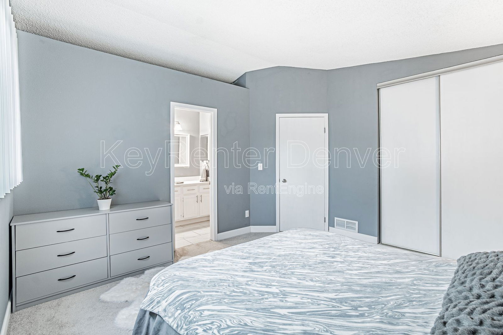 Building Photo - 18747 E Carmel Cir