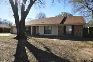 Building Photo - 1725 Angy Dr
