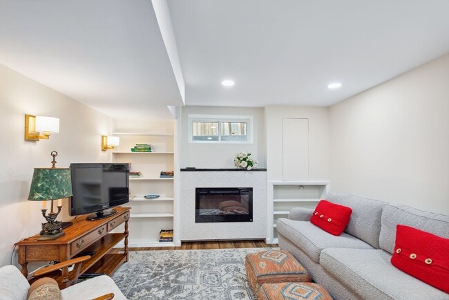 Building Photo - Totally update and impeccably maintained 4...