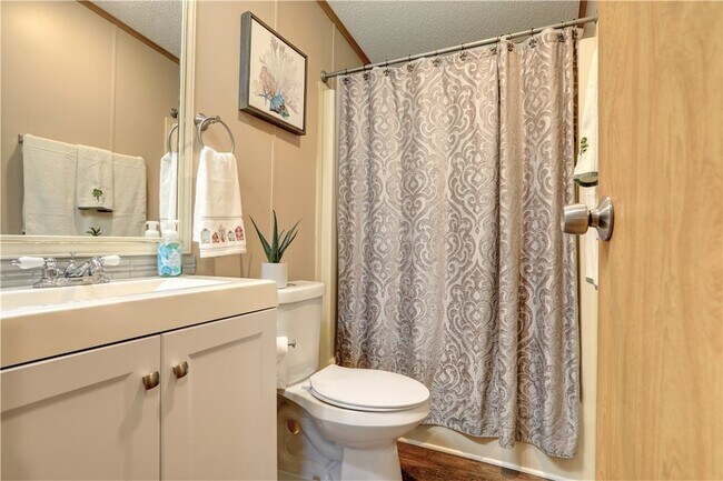 Building Photo - 561 Dolphin Cir