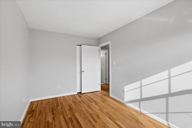 Building Photo - 2146 Golf Course Dr