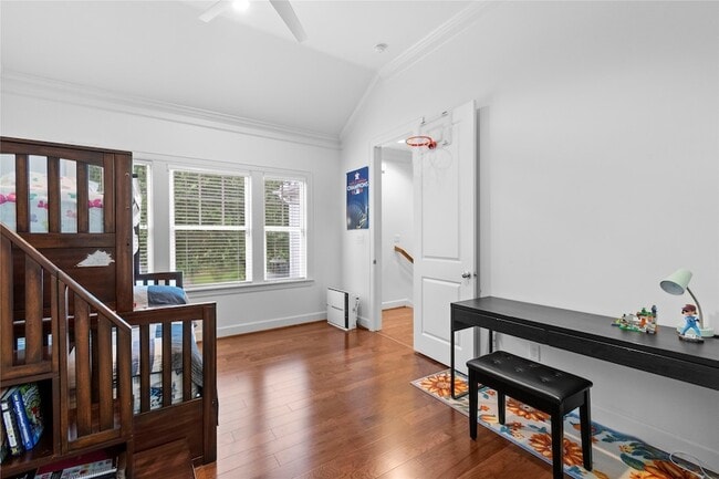 Building Photo - 6404 Community Dr