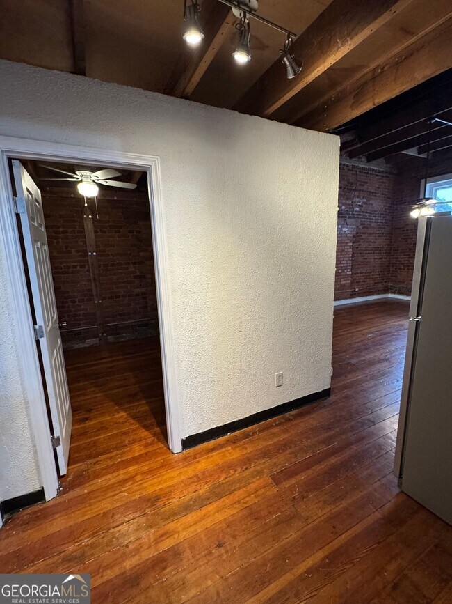 Building Photo - 207-208 Adamson Square