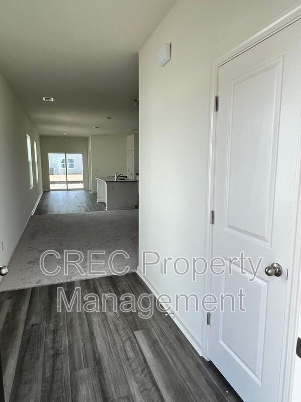 Building Photo - 475 Pender Woods Dr