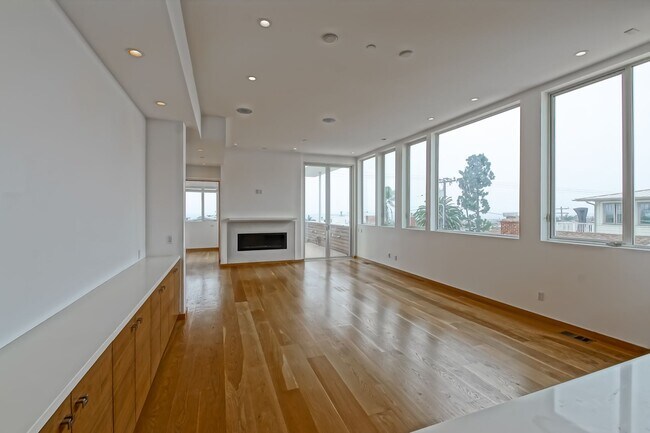 Building Photo - 4BR3.5BA + OFFICE! NEWER CONSTRUCTION, MOD...
