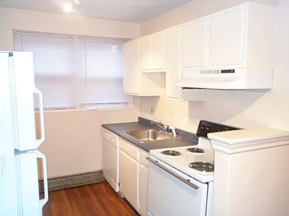 Building Photo - 400 Highland Ave