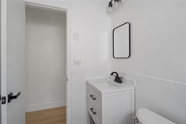 Building Photo - 4510 NW 49th Dr