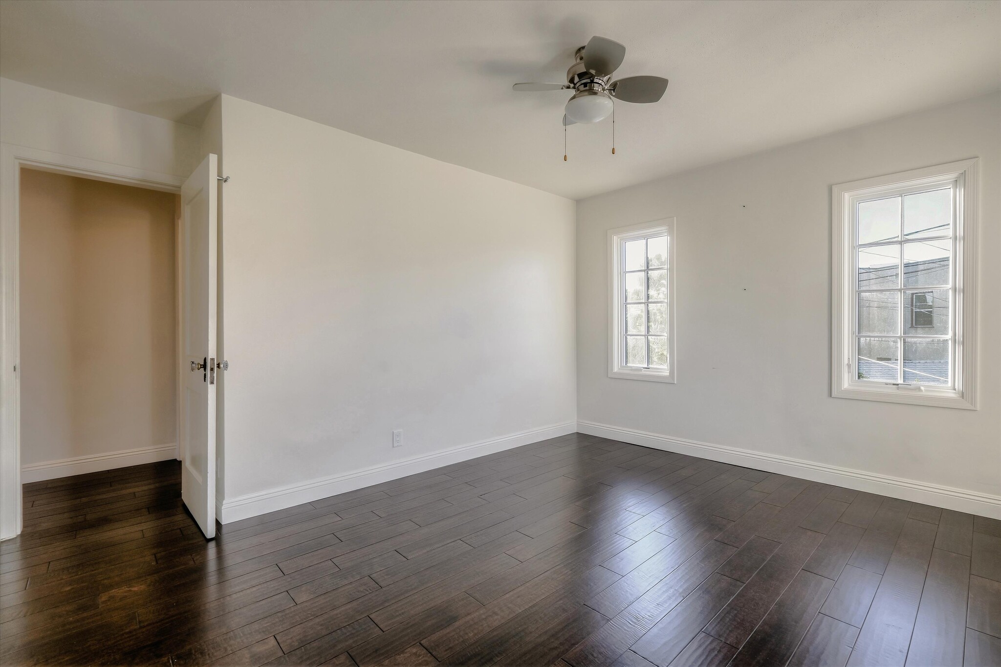 Building Photo - 366 S Crescent Heights Blvd
