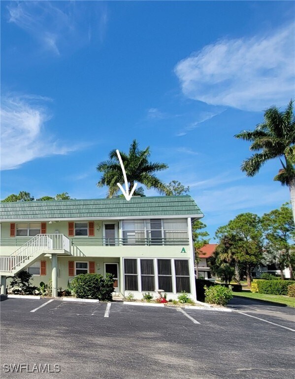 Building Photo - 300 Valley Stream Dr