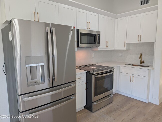 Building Photo - 1827 Guava Ave