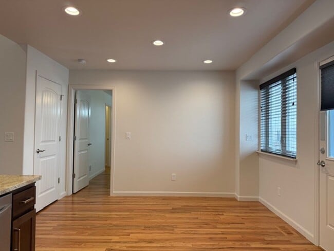 Building Photo - Fully Upgraded Executive Home For Lease