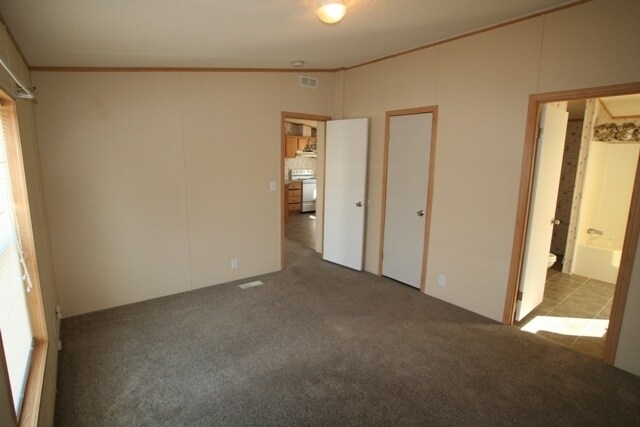 Building Photo - 110 White Oak Dr
