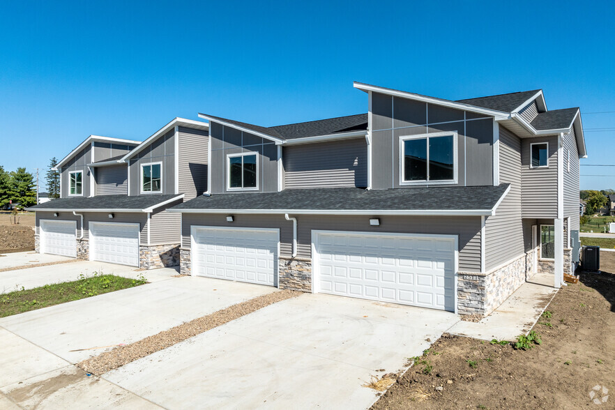 Primary Photo - James Point Luxury Townhomes