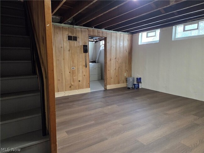Building Photo - 1501 E 248th St