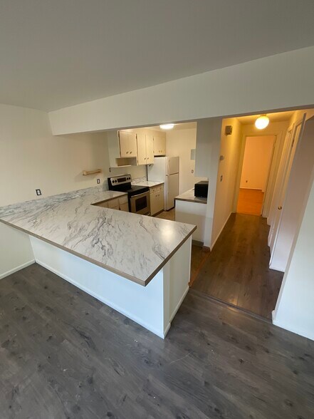 Building Photo - 935 N 85th St