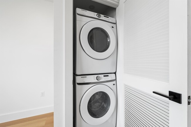 Building Photo - 337 Johnston Ave