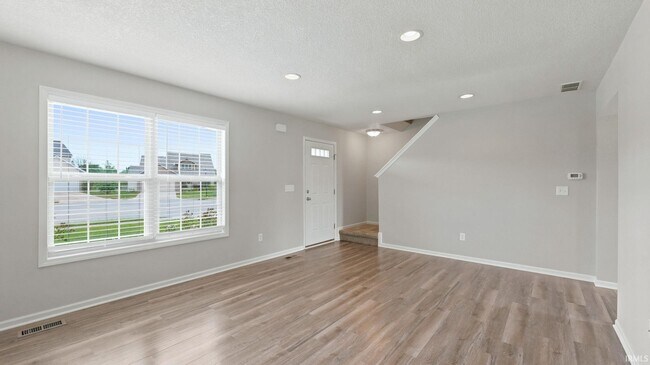 Building Photo - 422 Heyford Ct