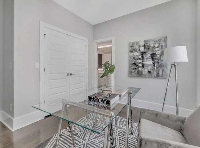 Building Photo - 456 Parkway Dr NE