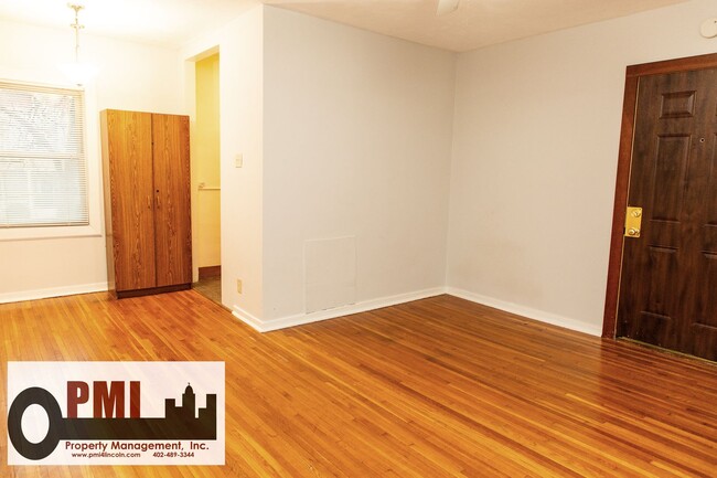 Building Photo - One Bedroom in a Historical building for rent