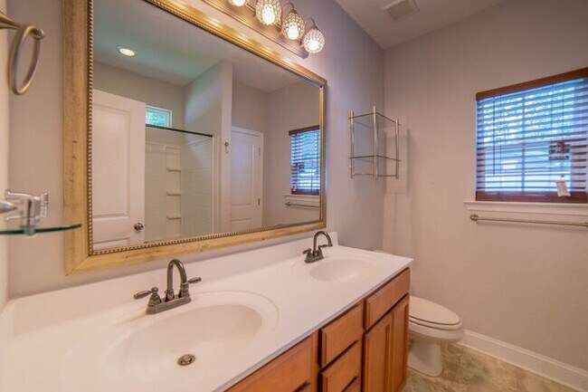 Building Photo - 119 Spoonbill Cir