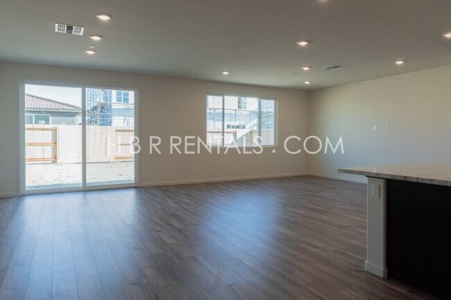 Building Photo - Modern & Spacious SINGLE STORY 4-Bedroom Home in Manteca – Fresh Updates & Comfortable Living