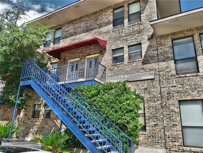 Building Photo - 1404 Norwalk Ln