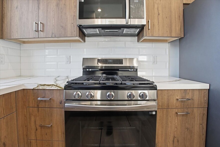 Building Photo - 1820 Prosser Ave