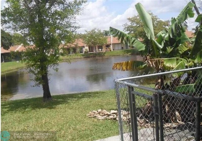 Building Photo - 10875 NW 29th Manor