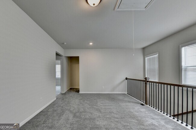 Building Photo - 1854 Westfall Lndg