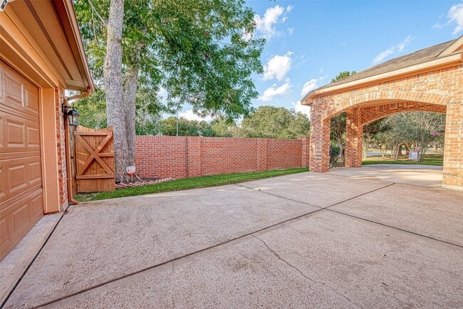 Building Photo - 3827 Garden Way