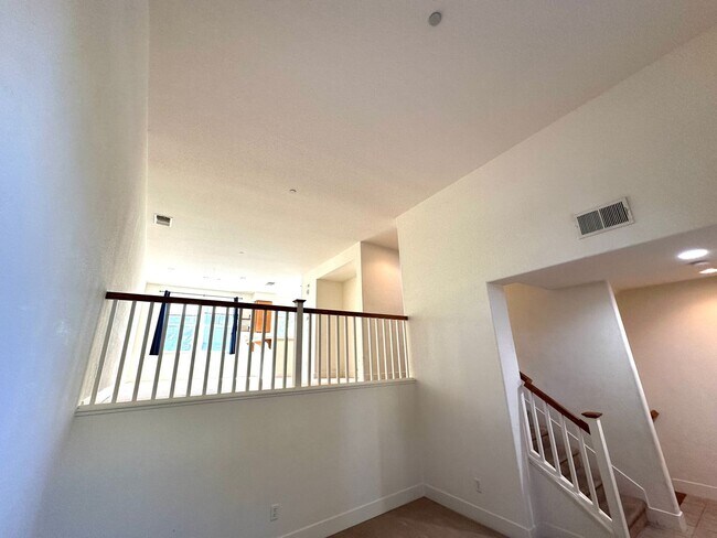 Building Photo - Welcome to modern luxury living in the hea...