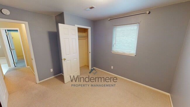 Building Photo - Birch615