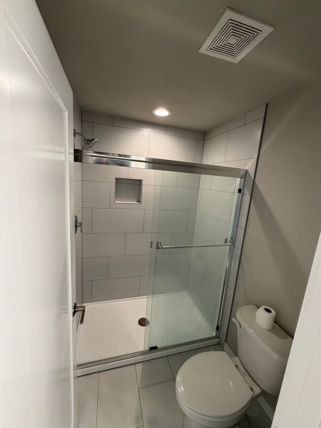 Building Photo - New Lynnwood Upscale Townhome For Rent!