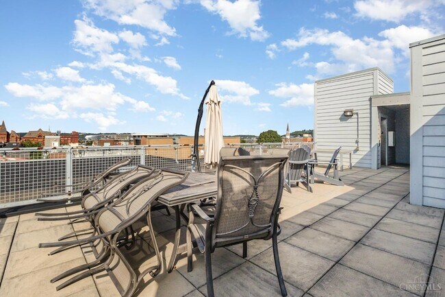 Building Photo - 1326 Vine St