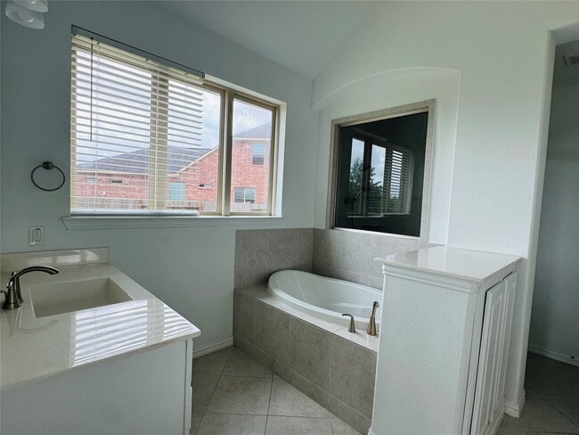 Building Photo - 8403 Terrace Valley Cir