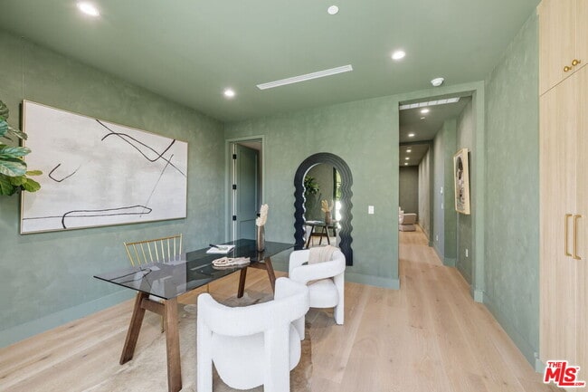 Building Photo - 16643 Addison St