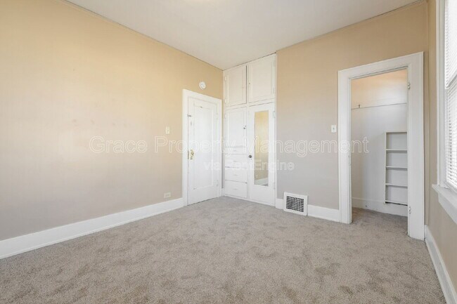 Building Photo - 1442 Perry St