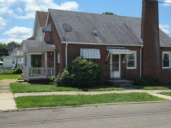 Building Photo - 530 Brandon St