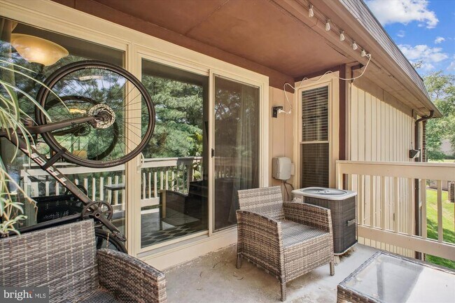 Building Photo - 8505 Barrington Ct