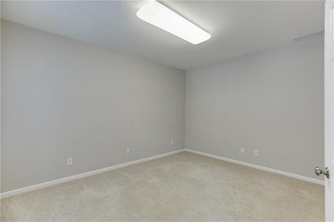 Building Photo - 2801 Loftview Square