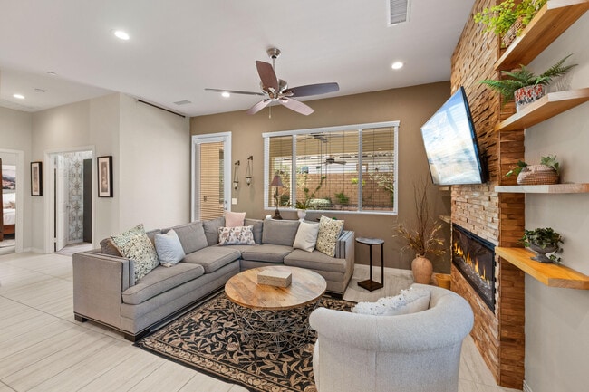 Building Photo - 78863 Amare Way