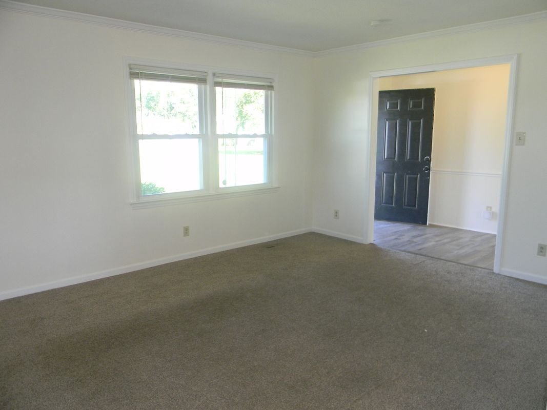 Building Photo - 802 Westview Ct