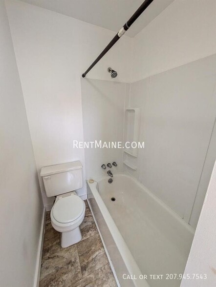 Building Photo - 575 Main St