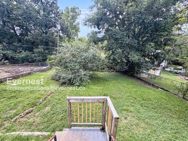 Building Photo - 525 53rd St Ens