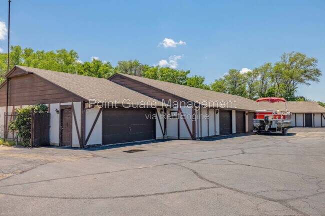 Building Photo - 1945 N Porter Ave
