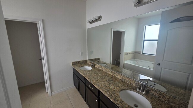 Building Photo - 11918 Winterset Cove Dr