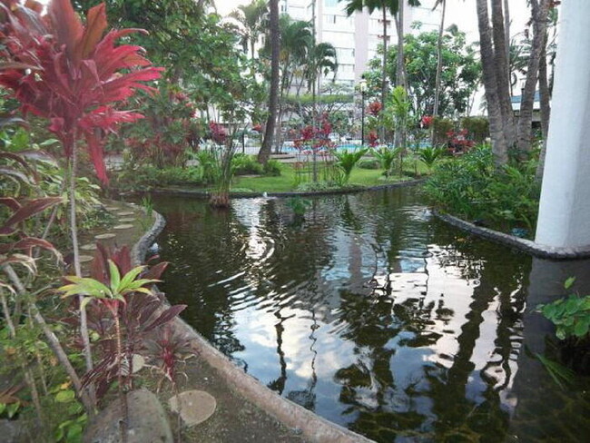 Building Photo - LILIUOKALANI GARDENS studio, Queen Tower, ...