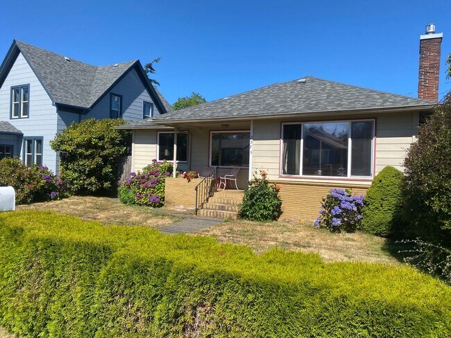 Primary Photo - Sheridan Avenue Duplex