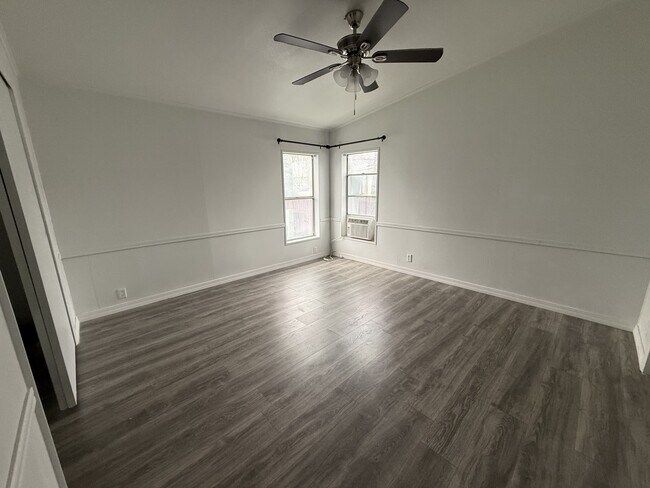 Building Photo - 4140 Bonanza Cir